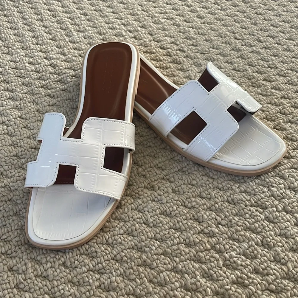 NWOT Cheng Sheng Sandals Woman H Slide White Vegan Faux Leather